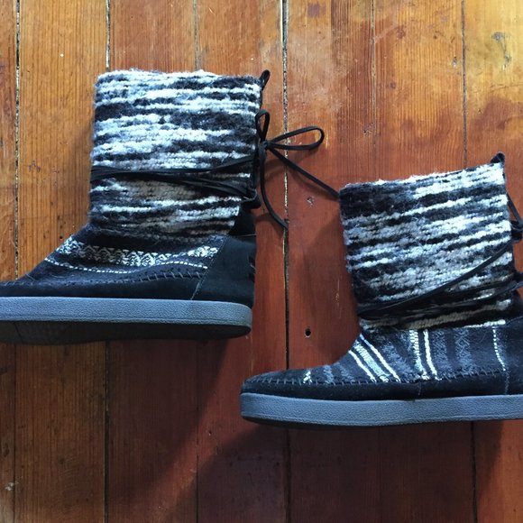 TOMS Nepal Boots - Picture 15 of 15